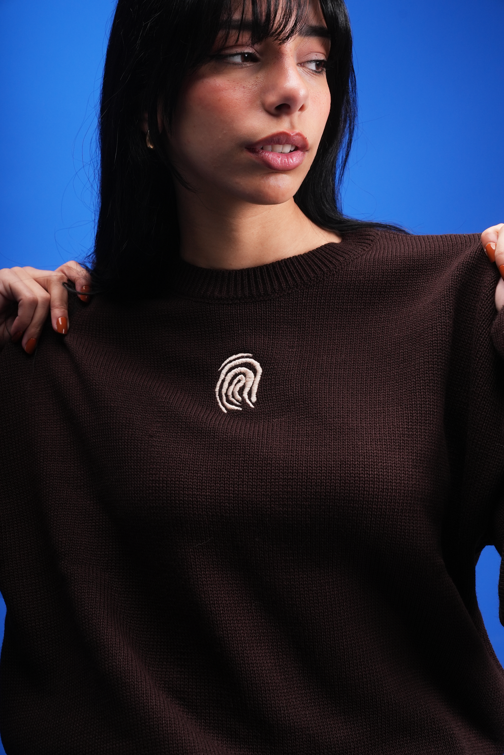 CHOICES BROWN CREWNECK