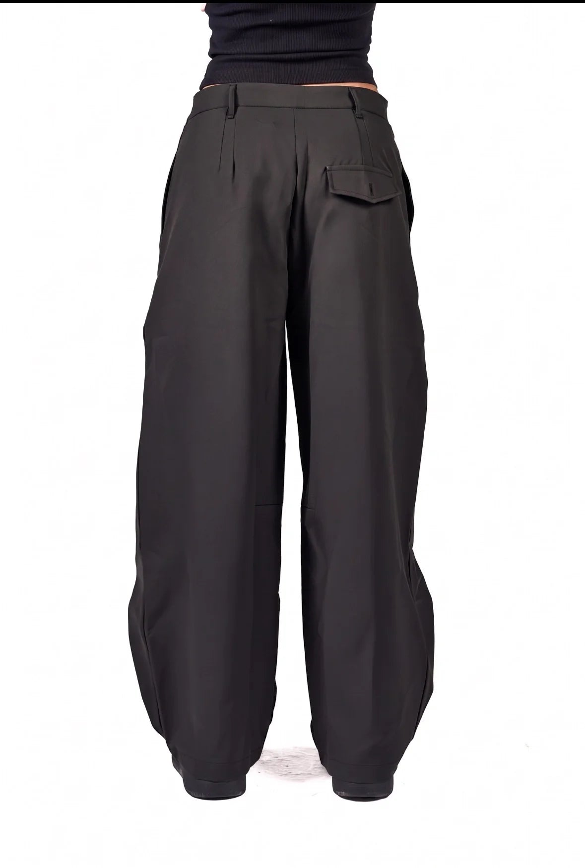 Double buttoned pleated pants