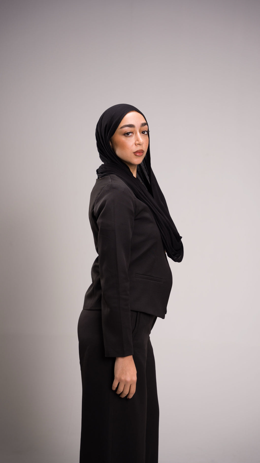 VALOURA Diva Black Top - image 1