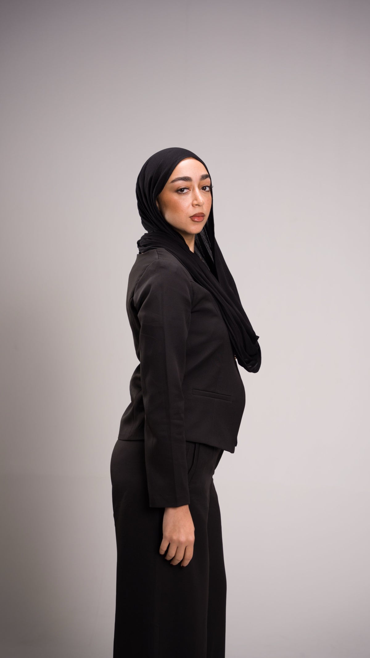 VALOURA Diva Black Top - image 1